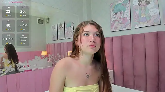 Hellencute18  online show from June 17, 2026, 11:34 am