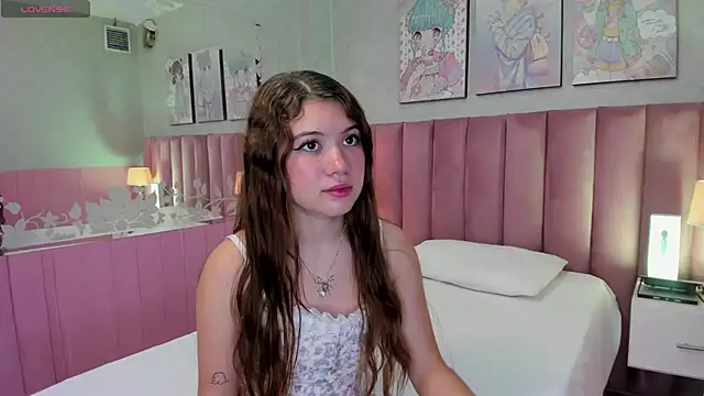 Hellencute18  online show from July 16, 2026, 11:05 am