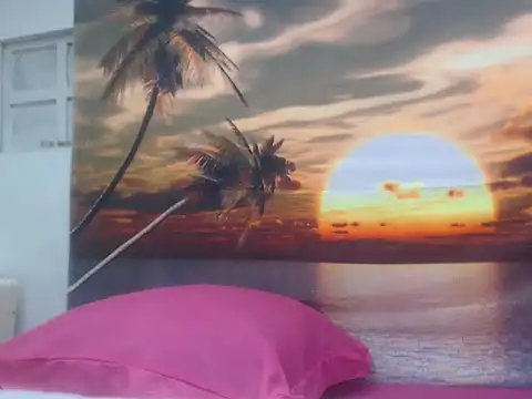 Snapshot of GoldenLuxeLady chatting on May 11, 2026, 4:18 am GoldenLuxeLady online show from May 11, 2026, 4:18 am