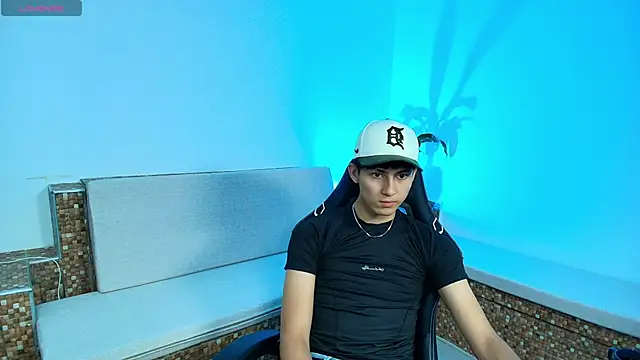 Snapshot of Valentino_Rey chatting on April 13, 2026, 11:59 am Valentino Rey online show from April 13, 2026, 11:59 am