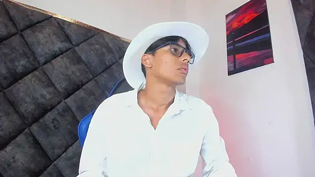 LiamKron online show from July 28, 2026, 11:17 am