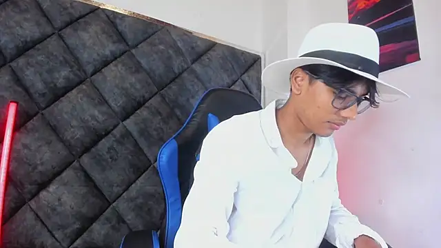 LiamKron online show from July 28, 2026, 12:48 pm