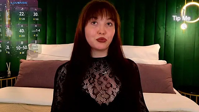 Snapshot of YunaStorm chatting on April 8, 2026, 6:41 pm YunaStorm online show from April 8, 2026, 6:41 pm