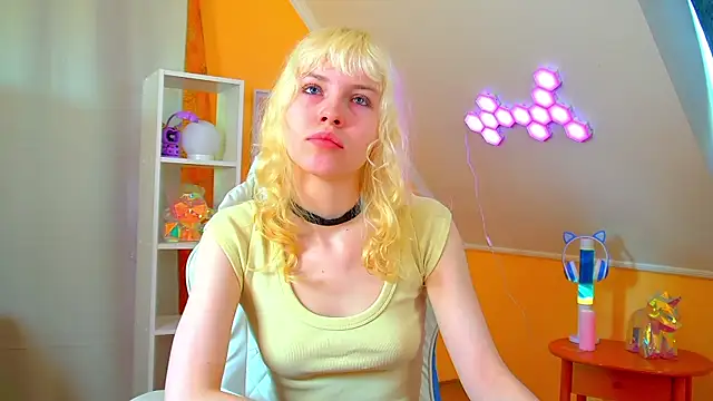 Snapshot of HannahHollis chatting on June 7, 2026, 6:06 am HannahHollis online show from June 7, 2026, 6:06 am