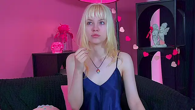 Snapshot of HannahHollis chatting on July 18, 2026, 6:06 am HannahHollis online show from July 18, 2026, 6:06 am