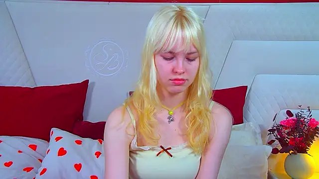 Snapshot of HannahHollis chatting on July 24, 2026, 6:11 am HannahHollis online show from July 24, 2026, 6:11 am