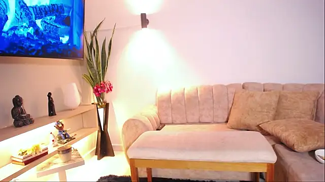 Snapshot of Honey_luxury_cute chatting on April 21, 2026, 1:07 am Honey luxury cute online show from April 21, 2026, 1:07 am