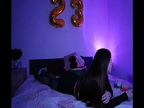 Snapshot of VivaLu chatting on April 13, 2026, 6:02 pm VivaLu online show from April 13, 2026, 6:02 pm