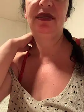 Snapshot of Lizzaa80 chatting on July 10, 2026, 8:00 pm Lizzaa80 online show from July 10, 2026, 8:00 pm