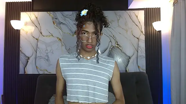 triiangel latinboy online show from April 16, 2026, 12:22 am