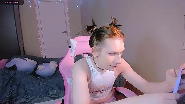 Snapshot of Mikaella_Nicole chatting on April 10, 2026, 8:24 pm Mikaella Nicole online show from April 10, 2026, 8:24 pm