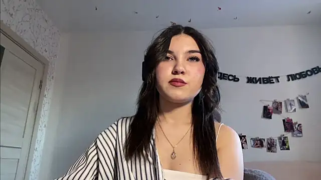 Snapshot of OtnimaRex chatting on April 10, 2026, 3:17 pm OtnimaRex online show from April 10, 2026, 3:17 pm