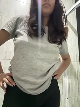 Layla amirah online show from May 29, 2026, 1:25 am