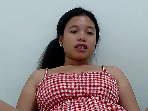 Pinaysweetgirl online show from April 23, 2026, 8:35 am