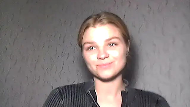 ElizaCrowe online show from April 13, 2026, 4:01 pm