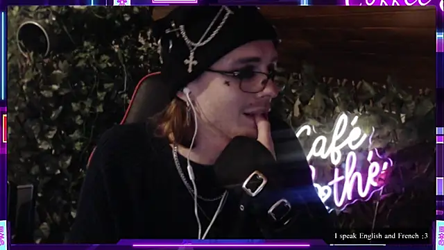 Snapshot of SkinnyAlex1312 chatting on April 15, 2026, 2:24 pm SkinnyAlex1312 online show from April 15, 2026, 2:24 pm