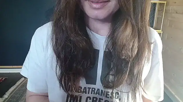 NicoleLove  online show from May 31, 2026, 6:21 am