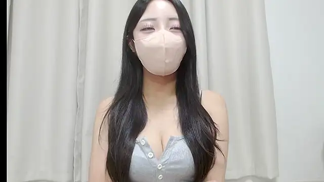 Snapshot of RIN_RIN__ chatting on August 4, 2026, 12:19 pm RIN RIN online show from August 4, 2026, 12:19 pm