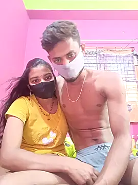 Snapshot of Hot-Couple4 chatting on April 18, 2026, 10:19 am Hot-Couple4 online show from April 18, 2026, 10:19 am