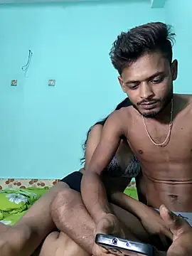 Snapshot of Hot-Couple4 chatting on May 7, 2026, 7:52 pm Hot-Couple4 online show from May 7, 2026, 7:52 pm