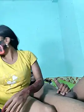 Snapshot of Hot-Couple4 chatting on May 8, 2026, 4:01 pm Hot-Couple4 online show from May 8, 2026, 4:01 pm