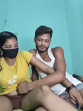 Snapshot of Hot-Couple4 chatting on May 19, 2026, 4:35 pm Hot-Couple4 online show from May 19, 2026, 4:35 pm