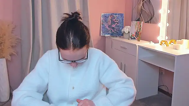 Snapshot of ErmaCurlis chatting on April 10, 2026, 11:15 am ErmaCurlis online show from April 10, 2026, 11:15 am