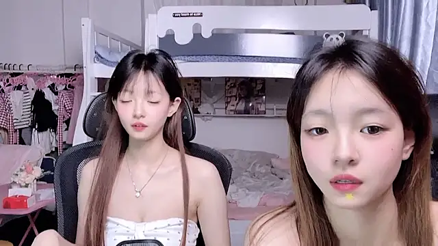 Snapshot of xiaoqiao-daqiao chatting on April 21, 2026, 3:50 pm xiaoqiao-daqiao online show from April 21, 2026, 3:50 pm