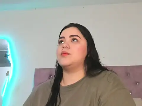 Snapshot of laurenlaine chatting on April 14, 2026, 2:01 pm laurenlaine online show from April 14, 2026, 2:01 pm