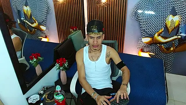 Skinny cute Alyer online show from May 26, 2026, 2:18 am