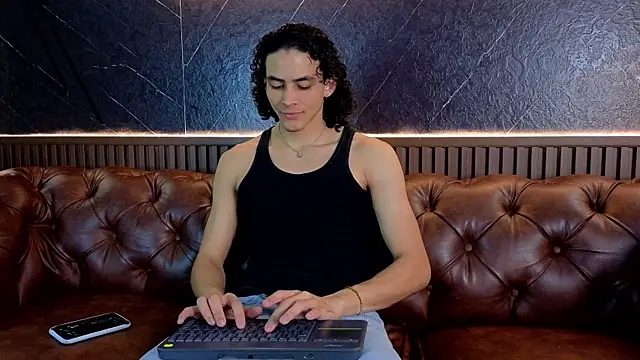 Snapshot of LucaAlessi chatting on April 13, 2026, 2:11 pm LucaAlessi online show from April 13, 2026, 2:11 pm