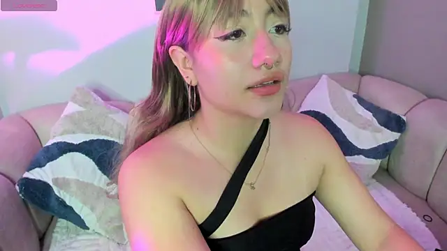 Nana nyx online show from April 17, 2026, 4:26 am