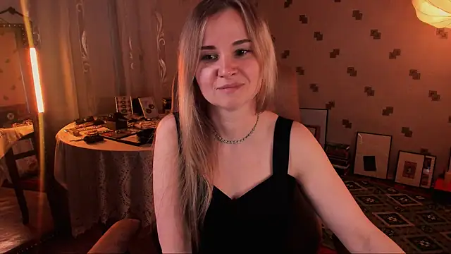 MiaSparkes online show from June 1, 2026, 11:12 am