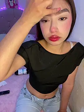 Miakittyyy online show from June 4, 2026, 2:23 pm
