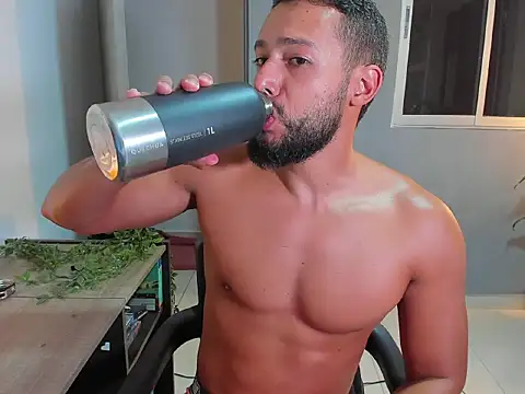 Snapshot of Juan_Calix chatting on April 14, 2026, 10:49 pm Juan Calix online show from April 14, 2026, 10:49 pm