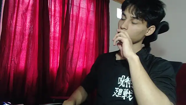 Snapshot of Marck-Pro chatting on April 26, 2026, 8:17 pm Marck-Pro online show from April 26, 2026, 8:17 pm