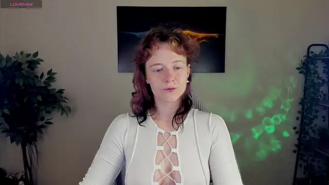 Ricki Bloom online show from July 29, 2026, 1:04 am