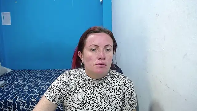 carolinhe26 online show from July 18, 2026, 9:40 pm