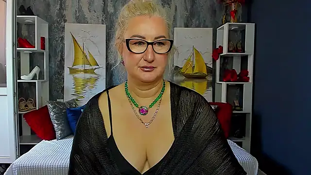 Snapshot of DianaFrances chatting on May 6, 2026, 7:57 am DianaFrances online show from May 6, 2026, 7:57 am