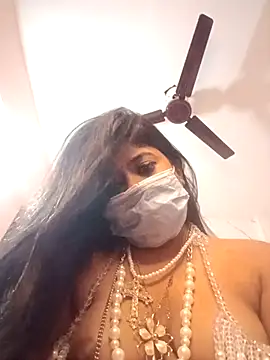 dearmona00 online show from July 21, 2026, 4:09 pm