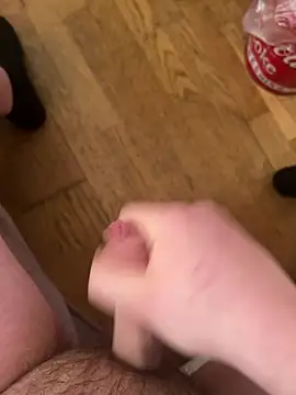 paullove69 online show from April 10, 2026, 10:42 am