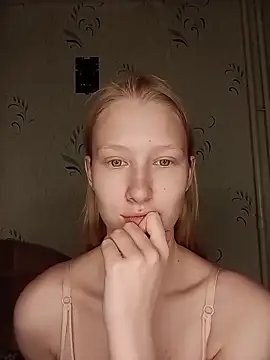 Snapshot of Tanya_Savel chatting on May 3, 2026, 3:29 pm Tanya Savel online show from May 3, 2026, 3:29 pm