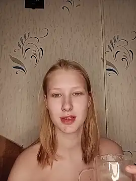 Snapshot of Tanya_Savel chatting on May 4, 2026, 6:26 pm Tanya Savel online show from May 4, 2026, 6:26 pm