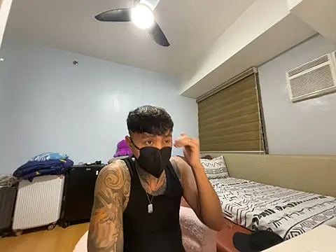 tattoo hottie online show from April 15, 2026, 1:40 pm