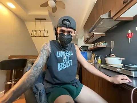 tattoo hottie online show from April 16, 2026, 9:32 am