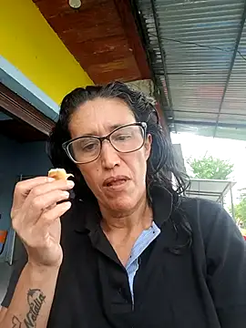 DulceM0609 online show from April 16, 2026, 5:25 pm