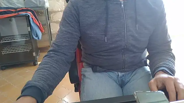 Snapshot of brunosso85ita chatting on May 4, 2026, 12:01 pm brunosso85ita online show from May 4, 2026, 12:01 pm