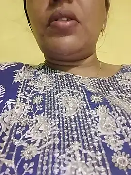 Snapshot of Monika_telugu_queen chatting on July 7, 2026, 1:48 pm Monika telugu queen online show from July 7, 2026, 1:48 pm