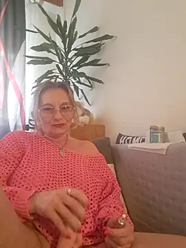 Snapshot of Blond_lady_czech chatting on April 17, 2026, 5:16 pm Blond lady czech online show from April 17, 2026, 5:16 pm