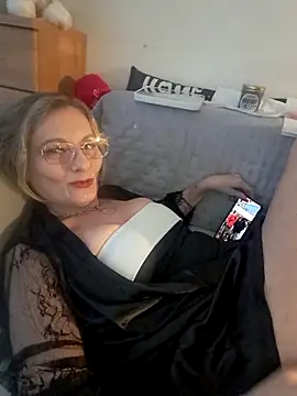 Snapshot of Blond_lady_czech chatting on April 20, 2026, 4:21 pm Blond lady czech online show from April 20, 2026, 4:21 pm